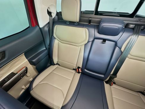 Used 2025 Ford Maverick Lariat w/ 4K Tow Package image 12