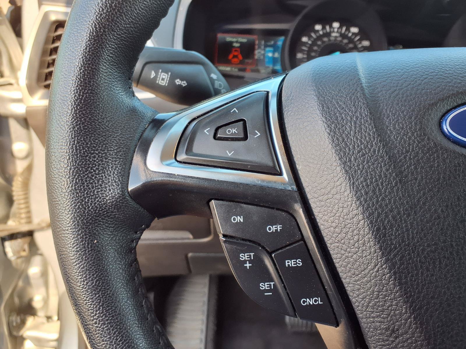 Used 2024 Ford Edge SEL AWD/4WD image 15