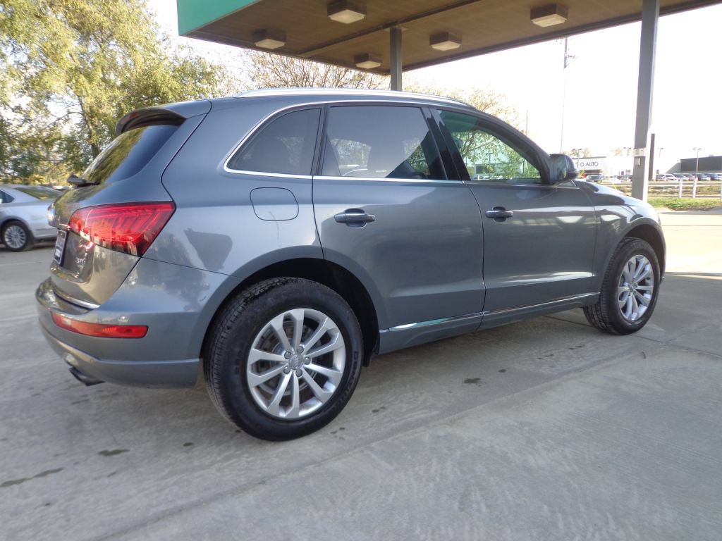 Used 2015 Audi Q5 2.0T Premium Plus w/ Technology Package AWD/4WD image 4