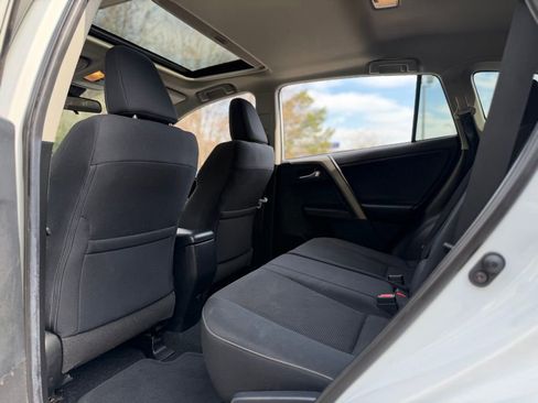 Used 2018 Toyota RAV4 XLE image 29