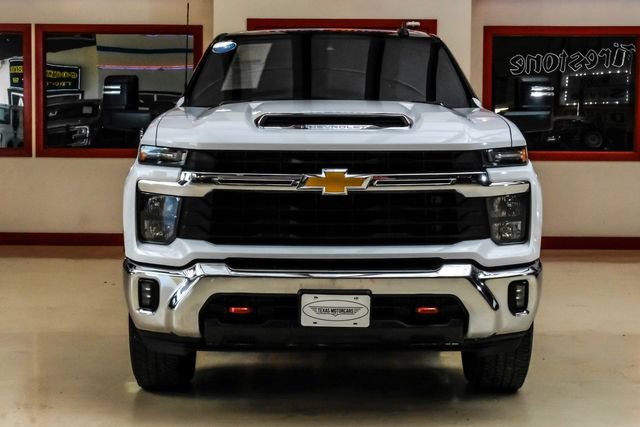 Used 2025 Chevrolet Silverado 2500 LT AWD/4WD image 9
