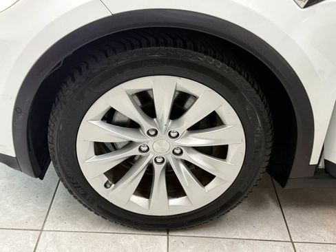Used 2018 Tesla Model X 100D image 40