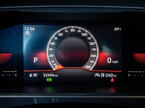 Used 2023 Volkswagen Tiguan SE R-Line image 38