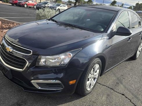 Used 2015 Chevrolet Cruze LS image 3