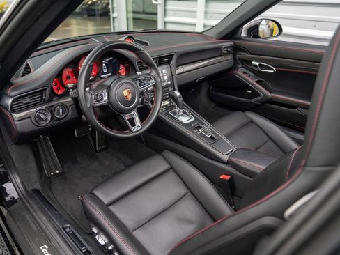 Used 2018 Porsche 911 Targa 4S image 11