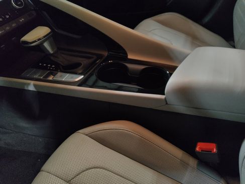 Used 2023 Hyundai Elantra Limited w/ Cargo Package image 26