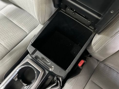 Used 2019 Toyota Tacoma SR5 AWD/4WD image 21