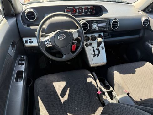 Used 2010 Scion xB FWD image 15