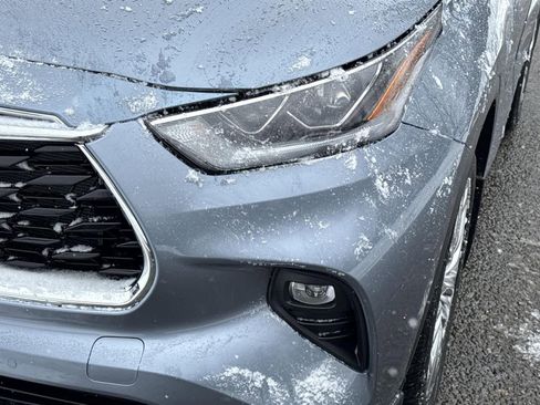 Used 2024 Toyota Highlander Platinum image 9