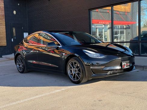 Used 2019 Tesla Model 3 Standard Range Plus image 11