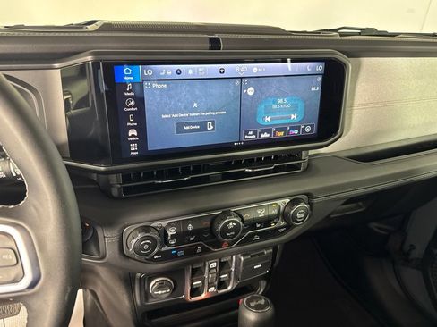 Certified 2025 Jeep Wrangler Unlimited Sahara AWD/4WD image 24