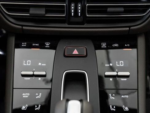 Certified 2025 Porsche Macan image 19