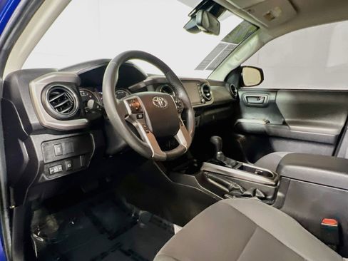 Used 2022 Toyota Tacoma SR5 w/ Technology Package RWD image 30