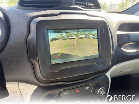 Used 2020 Jeep Renegade Latitude FWD image 20