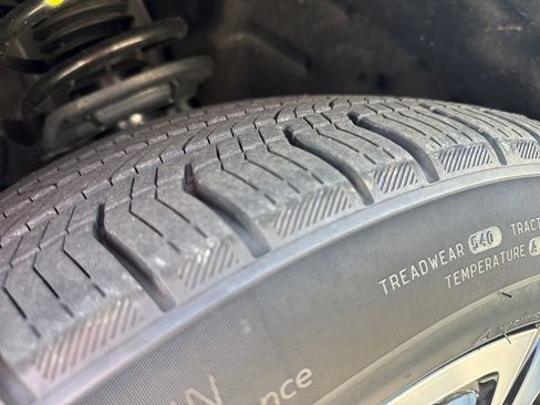 Used 2025 Lincoln Nautilus Reserve image 10