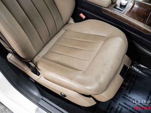 Used 2011 Mercedes-Benz E 550 4MATIC Sedan image 37