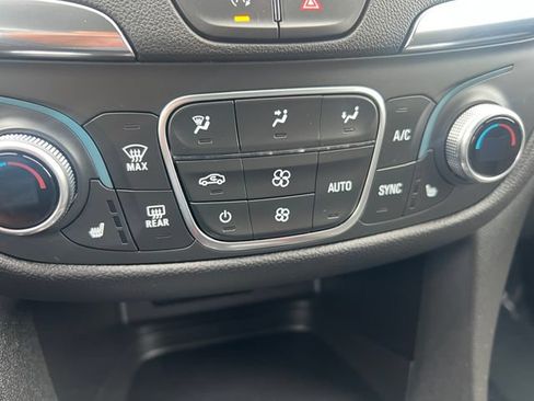 Used 2024 Chevrolet Equinox LT AWD/4WD image 21