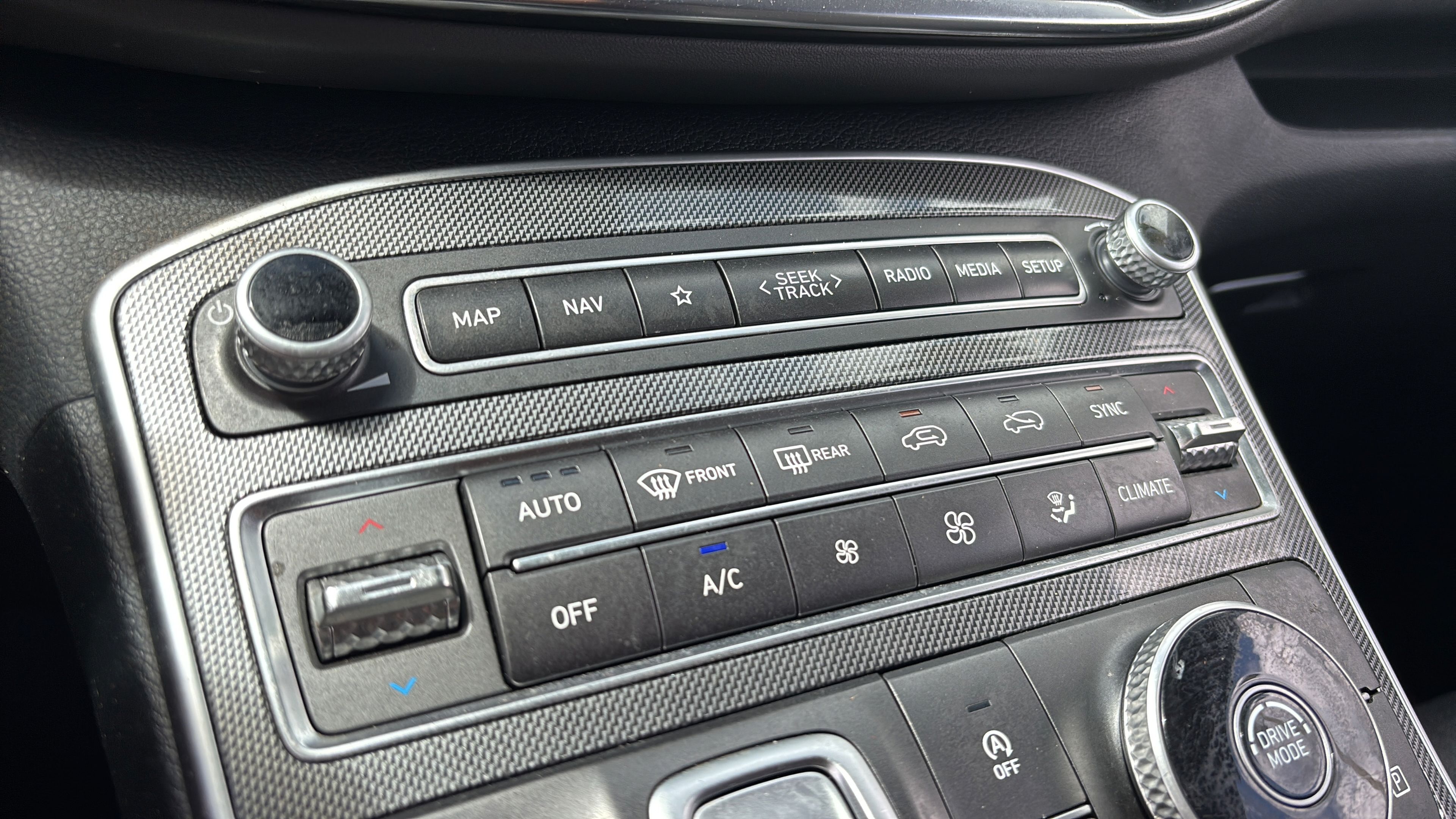 Used 2023 Hyundai Santa Fe SEL FWD image 25