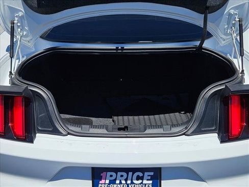 Used 2016 Ford Mustang Coupe RWD image 6