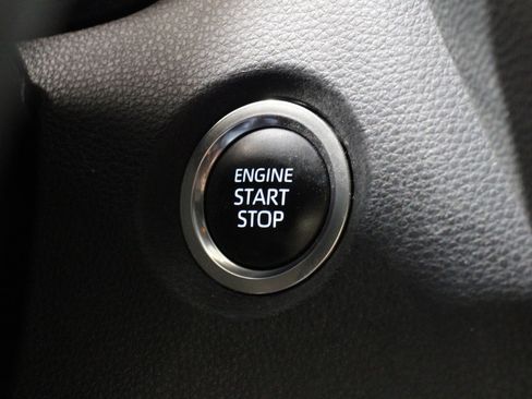 Used 2025 Toyota Corolla SE image 21