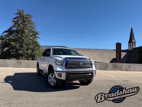 Used 2019 Toyota Tundra SR5 w/ Convenience Package AWD/4WD image 2