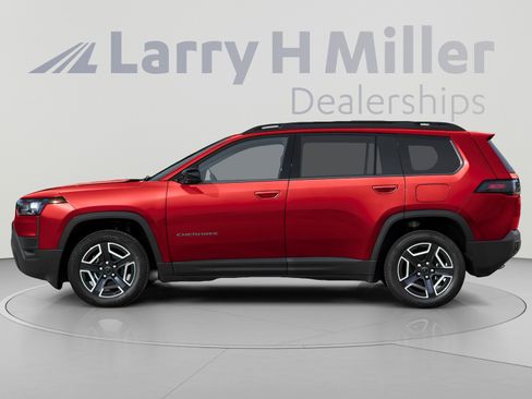 Used 2026 Jeep Cherokee Laredo AWD/4WD image 3