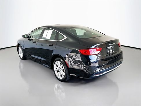 Used 2015 Chrysler 200 Limited image 5