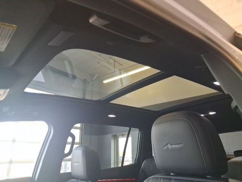 Used 2025 Buick Enclave Avenir w/ Super Cruise Package image 22