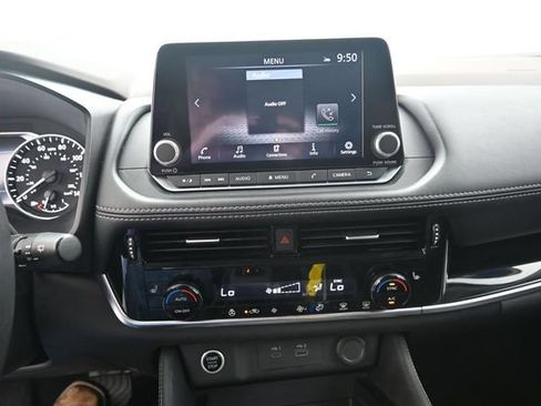 Used 2023 Nissan Rogue SL AWD/4WD image 10