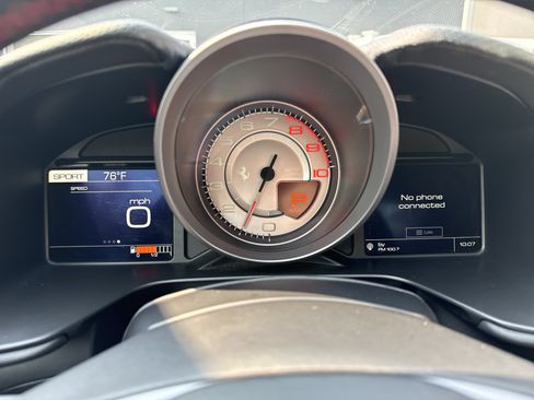 Used 2019 Ferrari Portofino RWD image 14