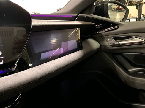 Used 2025 Audi S6 e-tron Prestige w/ 21" Black Optic Package image 27