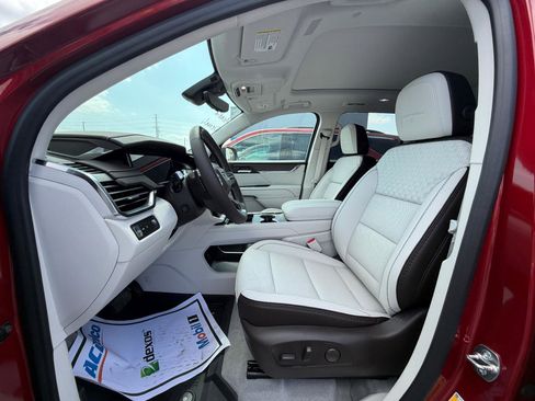 New 2026 GMC Acadia Denali w/ Super Cruise Package FWD image 9