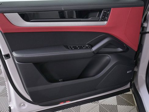New 2026 Porsche Cayenne AWD/4WD image 6