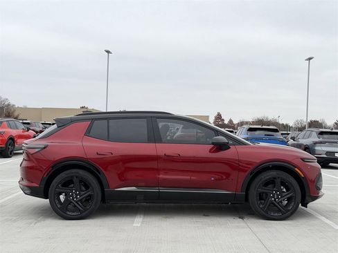 New 2026 Chevrolet Equinox EV RS image 3