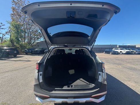Used 2025 Kia Sportage LX AWD/4WD image 29