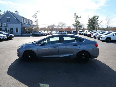Used 2018 Chevrolet Cruze LT w/ Convenience Package FWD image 7