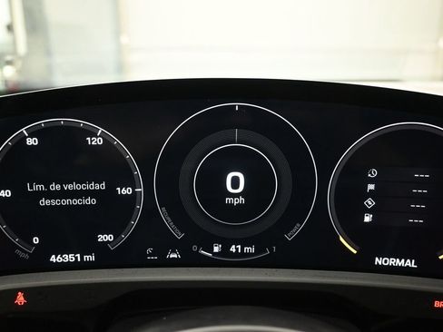 Used 2021 Porsche Taycan RWD image 17