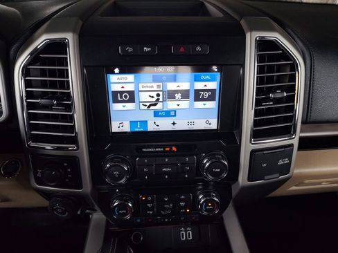 Used 2016 Ford F150 Lariat image 4