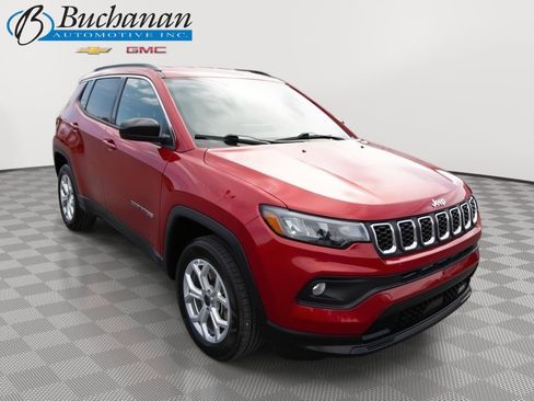 Used 2025 Jeep Compass Latitude image 1