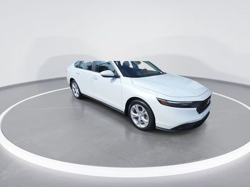 Used 2025 Honda Accord LX image 2