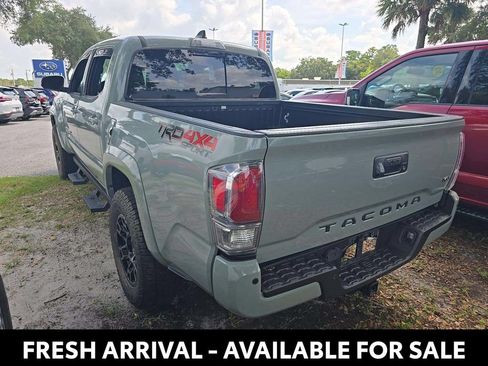 Used 2022 Toyota Tacoma TRD Sport w/ Technology Package AWD/4WD image 4