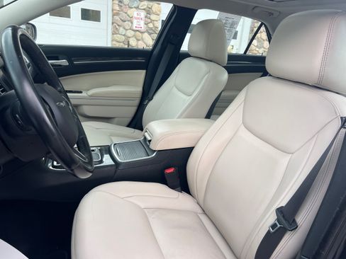 Used 2019 Chrysler 300 Touring L w/ Quick Order Package 22F AWD/4WD image 12
