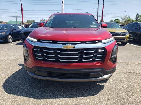 Used 2025 Chevrolet Equinox LT w/ Convenience Package II AWD/4WD image 9