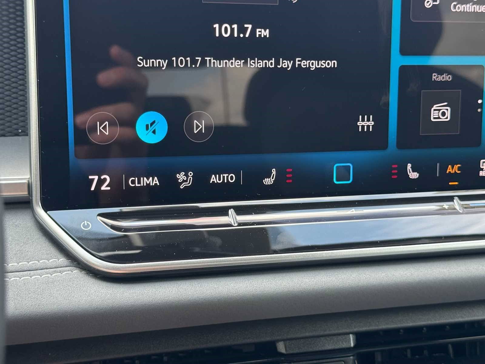 New 2026 Volkswagen Tiguan SE AWD/4WD image 18