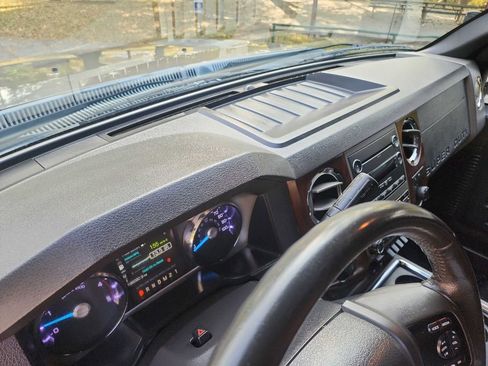 Used 2011 Ford F250 Lariat w/ Lariat Interior Pkg image 23