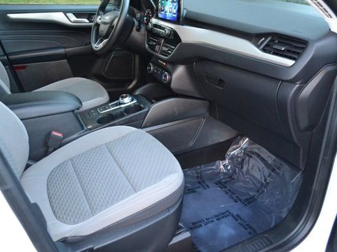 Used 2021 Ford Escape SE image 31