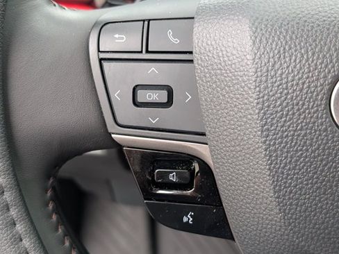 Used 2025 Toyota Camry XSE FWD image 17