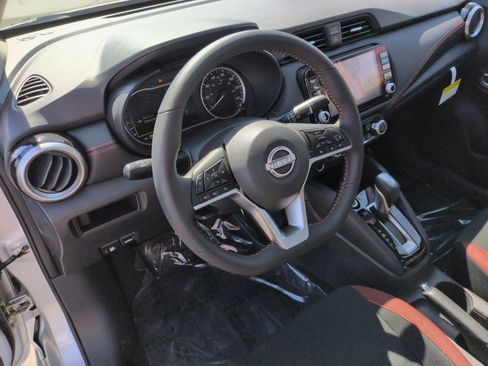 New 2025 Nissan Versa SR w/ Trunk Package FWD image 2