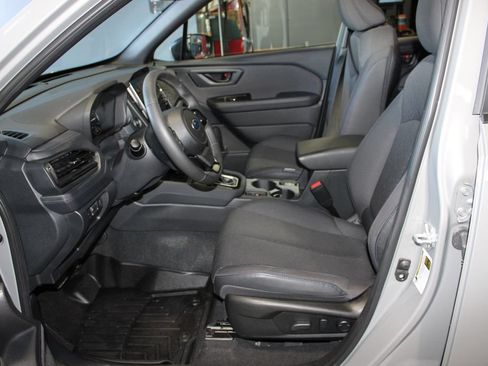 Used 2025 Subaru Forester Premium AWD/4WD image 8