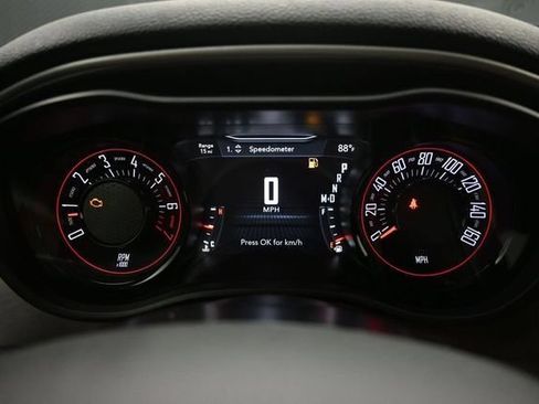 Used 2021 Dodge Challenger SXT w/ Driver Convenience Group RWD image 9